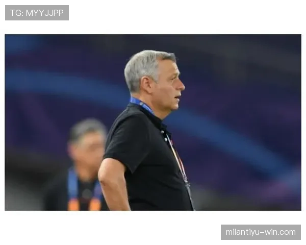 教练区规则拆解：什么行为会让主帅吃牌？